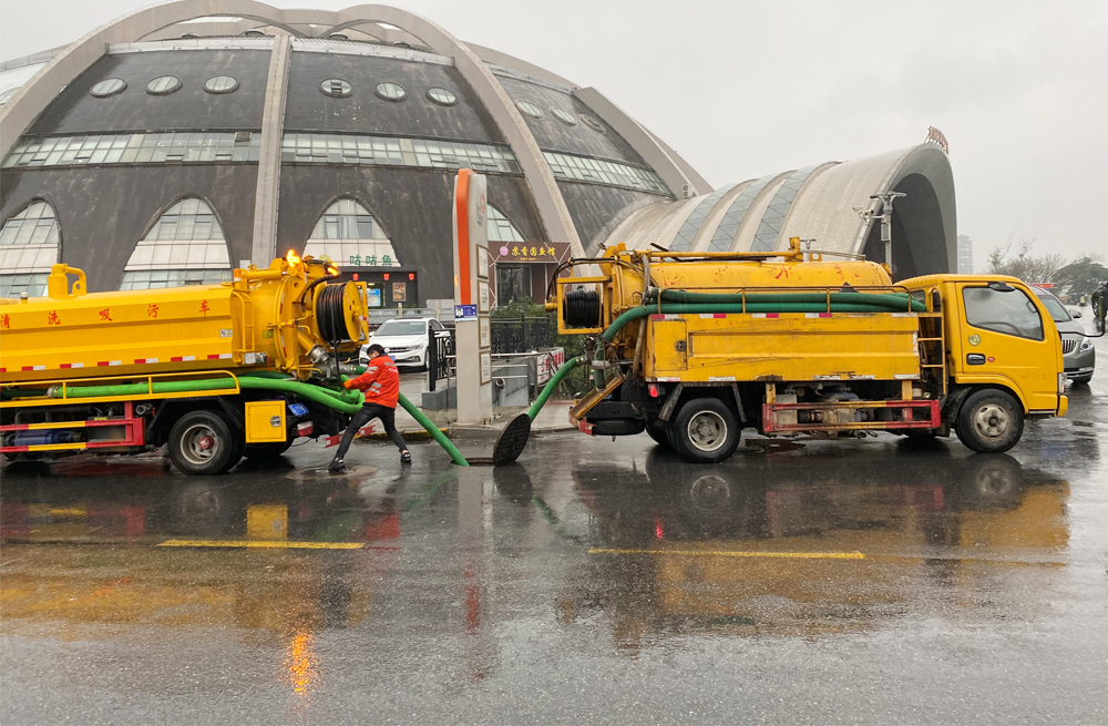 271茶亭商场管道清淤